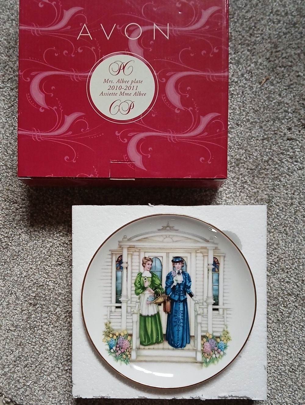 💜2010-11 Avon Mrs Albee Plate